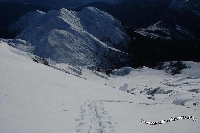 09 14502 Discesa verso il rifugio.JPG